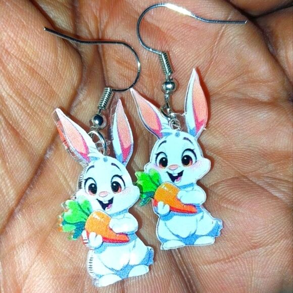Cute Bunny Carrot Earrings - Picture 4 of 8